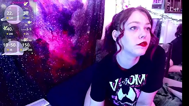 Snapshot of EverlyEster chatting on February 2, 7:41 am EverlyEster online show from February 2, 7:41 am