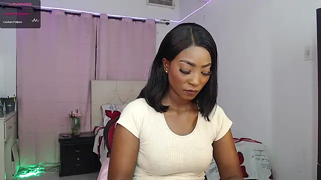 Snapshot of samantha-rose2 chatting on February 28, 3:48 am samantha-rose2 online show from February 28, 3:48 am