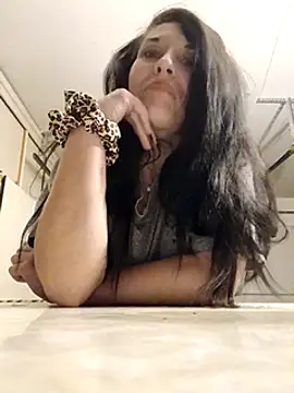 gorgeous11 online show from February 19, 10:45 am