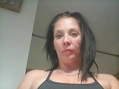 gorgeous11 online show from February 25, 8:14 am