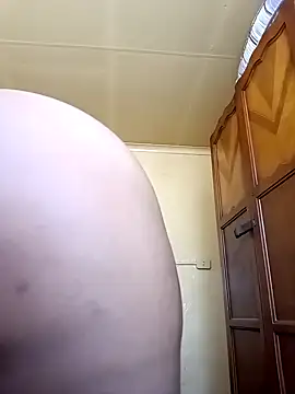 Snapshot of ThaBundaa chatting on October 15, 11:43 am ThaBundaa online show from October 15, 11:43 am