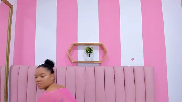 ISABELLA 020 online show from March 5, 12:22 pm