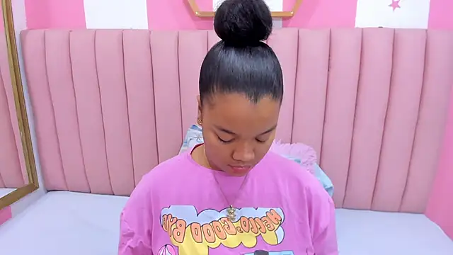 ISABELLA 020 online show from March 11, 11:23 am