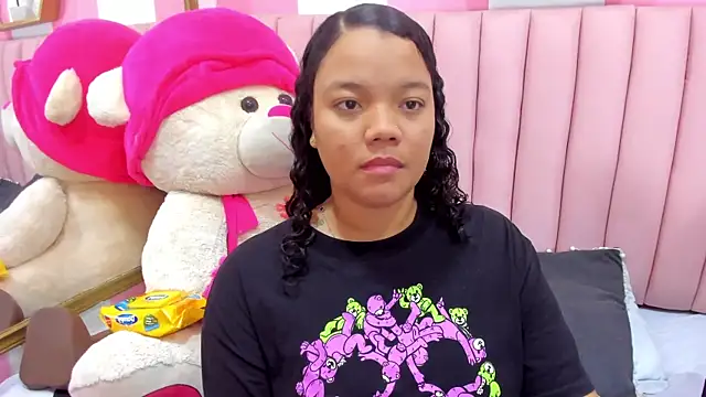 ISABELLA 020 online show from October 18, 2:29 pm