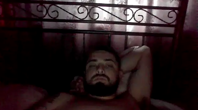 Snapshot of Dat1994 chatting on December 14, 11:18 am Dat1994 online show from December 14, 11:18 am