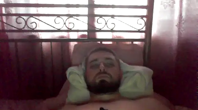 Snapshot of Dat1994 chatting on December 15, 5:10 pm Dat1994 online show from December 15, 5:10 pm