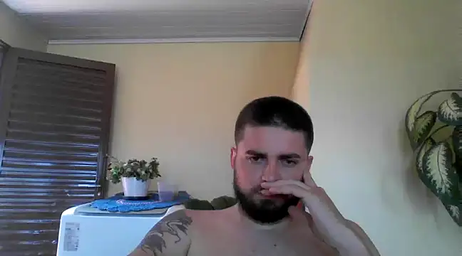 Snapshot of Dat1994 chatting on December 16, 4:16 pm Dat1994 online show from December 16, 4:16 pm