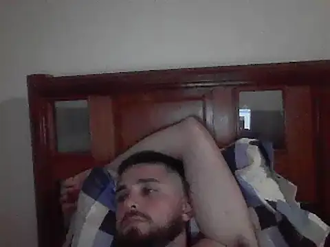 Snapshot of Dat1994 chatting on December 31, 1:47 am Dat1994 online show from December 31, 1:47 am