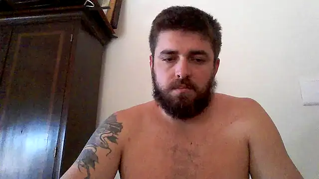 Snapshot of Dat1994 chatting on February 6, 2:26 pm Dat1994 online show from February 6, 2:26 pm