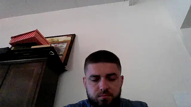 Snapshot of Dat1994 chatting on February 10, 11:57 am Dat1994 online show from February 10, 11:57 am