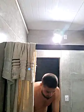 Snapshot of Dat1994 chatting on February 16, 4:42 am Dat1994 online show from February 16, 4:42 am