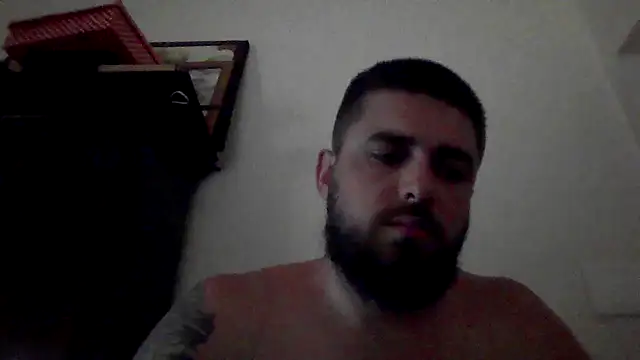 Snapshot of Dat1994 chatting on February 18, 8:36 pm Dat1994 online show from February 18, 8:36 pm