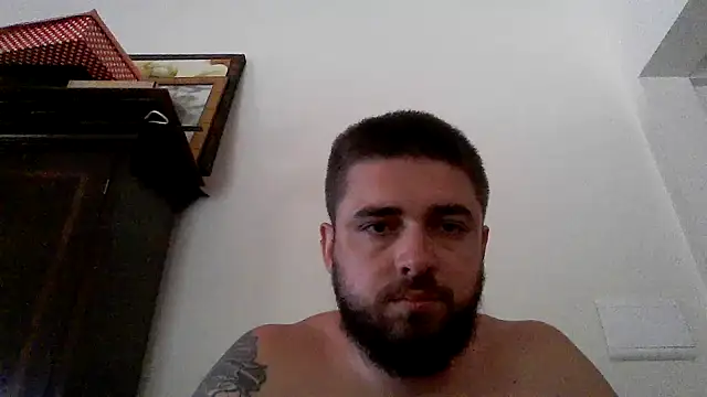 Snapshot of Dat1994 chatting on February 25, 1:17 pm Dat1994 online show from February 25, 1:17 pm