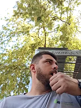 Snapshot of Dat1994 chatting on November 28, 1:47 pm Dat1994 online show from November 28, 1:47 pm