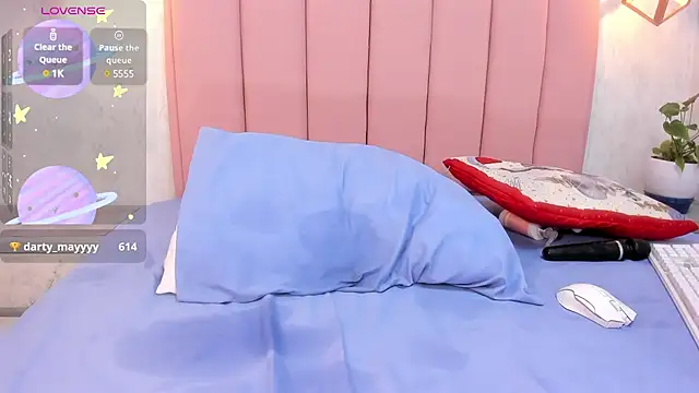 chelsyquinn online show from December 6, 8:26 am