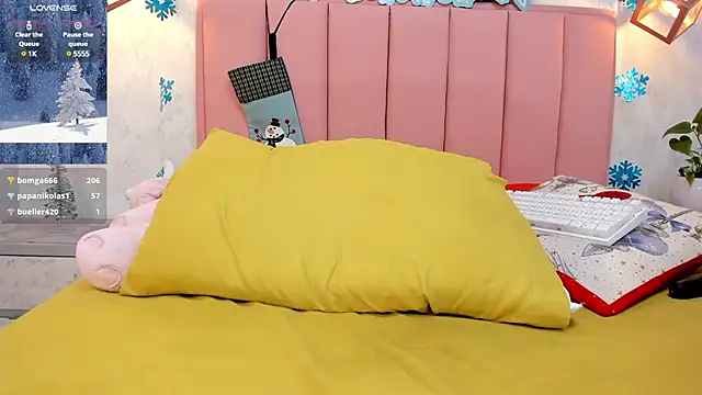 chelsyquinn online show from December 21, 7:35 am