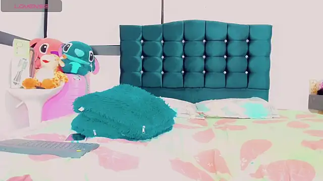 Snapshot of _Riannagarcia_ chatting on February 20, 1:46 am  Riannagarcia  online show from February 20, 1:46 am