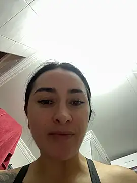 preetypeach online show from February 6, 9:07 pm