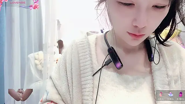 AKiKi711 online show from March 18, 3:09 am