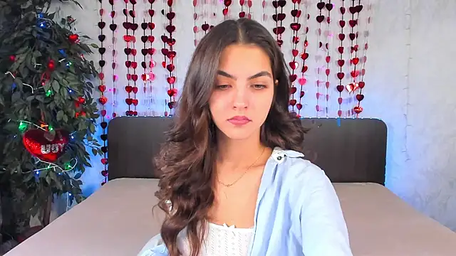 Snapshot of Milana_Crystal_ chatting on February 6, 8:18 am Milana Crystal online show from February 6, 8:18 am