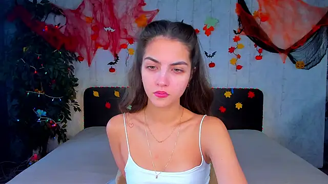 Snapshot of Milana_Crystal_ chatting on October 31, 8:15 am Milana Crystal online show from October 31, 8:15 am