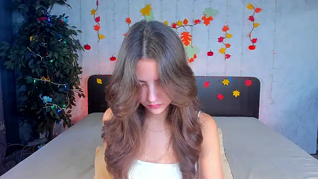 Snapshot of Milana_Crystal_ chatting on November 13, 8:13 am Milana Crystal online show from November 13, 8:13 am