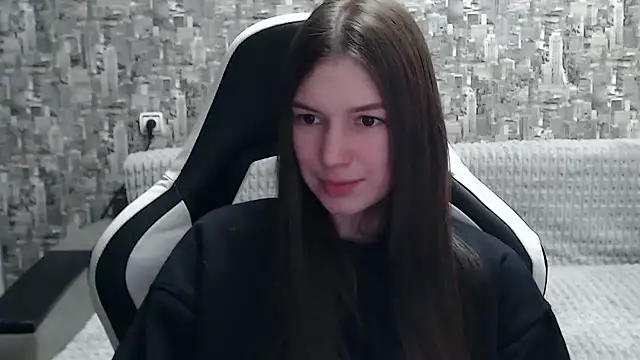 Snapshot of MissMiaCutie chatting on February 10, 11:36 am MissMiaCutie online show from February 10, 11:36 am