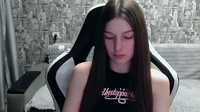 Snapshot of MissMiaCutie chatting on February 25, 3:27 pm MissMiaCutie online show from February 25, 3:27 pm