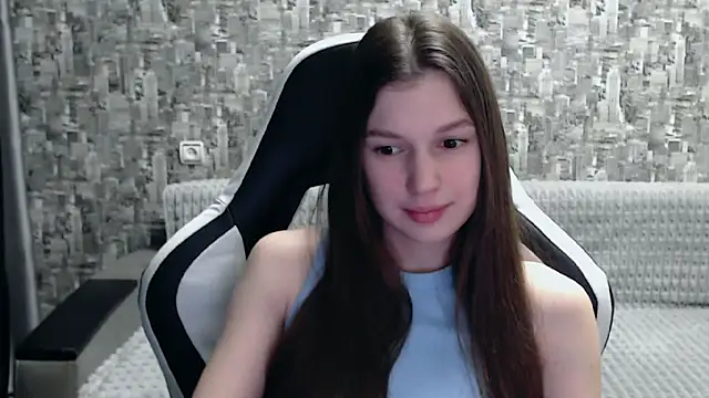 Snapshot of MissMiaCutie chatting on March 5, 4:46 pm MissMiaCutie online show from March 5, 4:46 pm