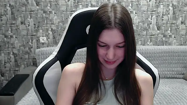 Snapshot of MissMiaCutie chatting on March 6, 4:38 pm MissMiaCutie online show from March 6, 4:38 pm