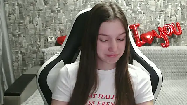 Snapshot of MissMiaCutie chatting on March 11, 4:07 pm MissMiaCutie online show from March 11, 4:07 pm