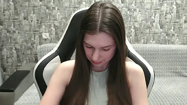 Snapshot of MissMiaCutie chatting on March 19, 4:34 pm MissMiaCutie online show from March 19, 4:34 pm