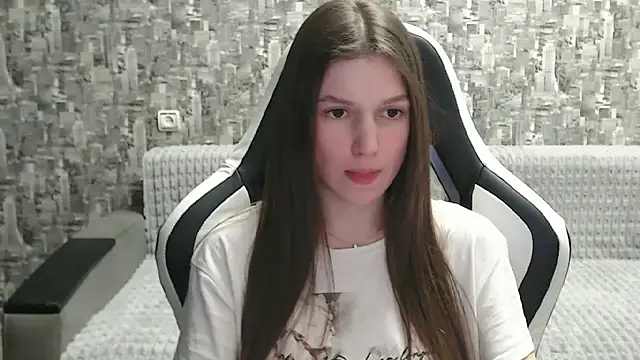 Snapshot of MissMiaCutie chatting on March 21, 6:07 pm MissMiaCutie online show from March 21, 6:07 pm