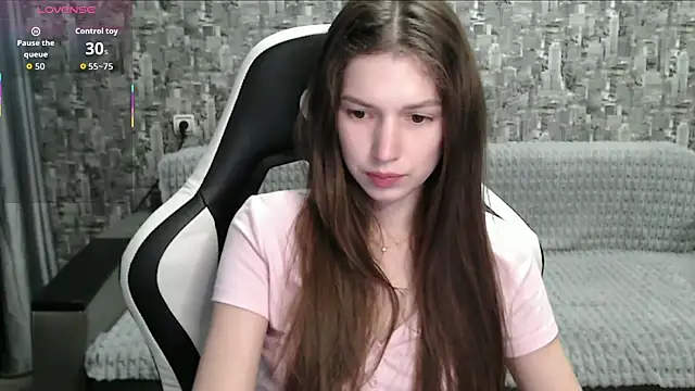 Snapshot of MissMiaCutie chatting on October 12, 12:59 pm MissMiaCutie online show from October 12, 12:59 pm