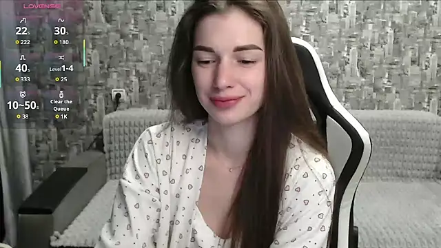Snapshot of MissMiaCutie chatting on October 18, 11:33 am MissMiaCutie online show from October 18, 11:33 am