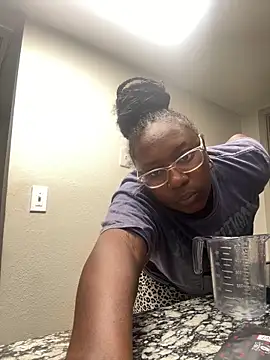 Snapshot of XxMidnightEssencexX chatting on November 16, 8:03 pm XxMidnightEssencexX online show from November 16, 8:03 pm