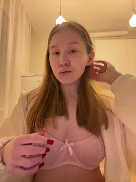 Eva Weyne online show from February 25, 8:18 pm