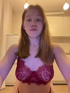 Snapshot of Eva_Weyne chatting on April 25, 9:12 pm Eva Weyne online show from April 25, 9:12 pm