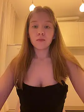 Snapshot of Eva_Weyne chatting on June 7, 9:29 pm Eva Weyne online show from June 7, 9:29 pm