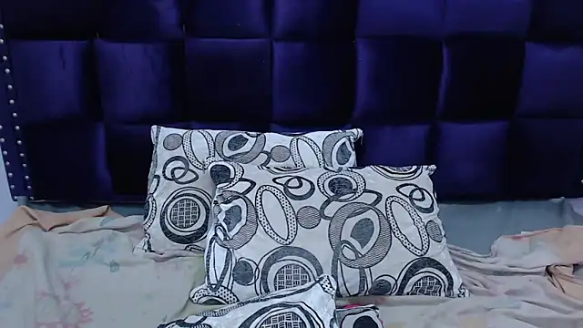 Snapshot of LindaKardi chatting on September 20, 12:28 pm LindaKardi online show from September 20, 12:28 pm