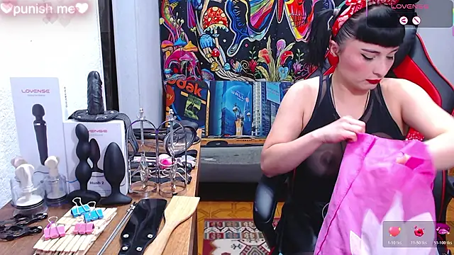 Snapshot of leah__smiith chatting on February 26, 2:32 am leah smiith online show from February 26, 2:32 am