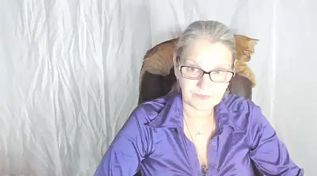 Snapshot of irinamaux chatting on February 27, 7:23 am irinamaux online show from February 27, 7:23 am