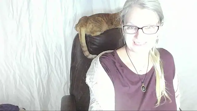 Snapshot of irinamaux chatting on February 28, 11:14 am irinamaux online show from February 28, 11:14 am