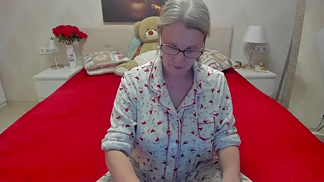 Snapshot of irinamaux chatting on March 13, 6:56 pm irinamaux online show from March 13, 6:56 pm