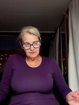 Snapshot of irinamaux chatting on September 30, 5:07 pm irinamaux online show from September 30, 5:07 pm