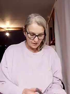 Snapshot of irinamaux chatting on November 4, 11:04 pm irinamaux online show from November 4, 11:04 pm