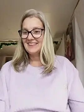 Snapshot of irinamaux chatting on November 30, 10:58 pm irinamaux online show from November 30, 10:58 pm