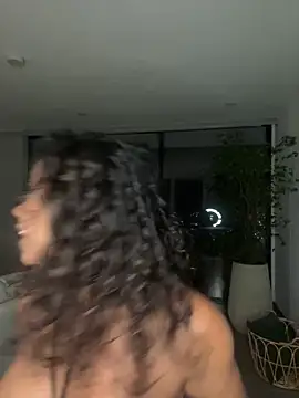 Snapshot of Brunettexio chatting on November 21, 2:10 am Brunettexio online show from November 21, 2:10 am