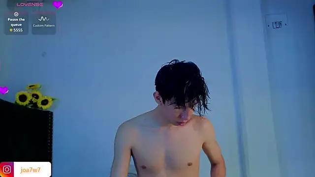 Levii Ackermann online show from April 9, 2:22 pm