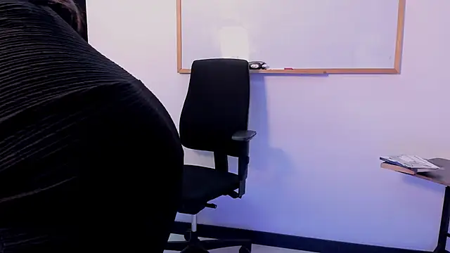 Sofi Perez  online show from October 10, 11:42 am